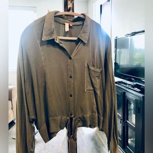 Anthropologie - PILCRO Khaki Green Button-Up Shirt/Jacket with Tie Front